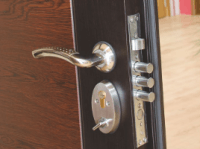 Метална входна врата модел 018-7 - основна брава